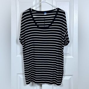 Old Navy Luxe Voop-Neck Tunic T-Shirt for Women, Stripped Black/White, size XS
